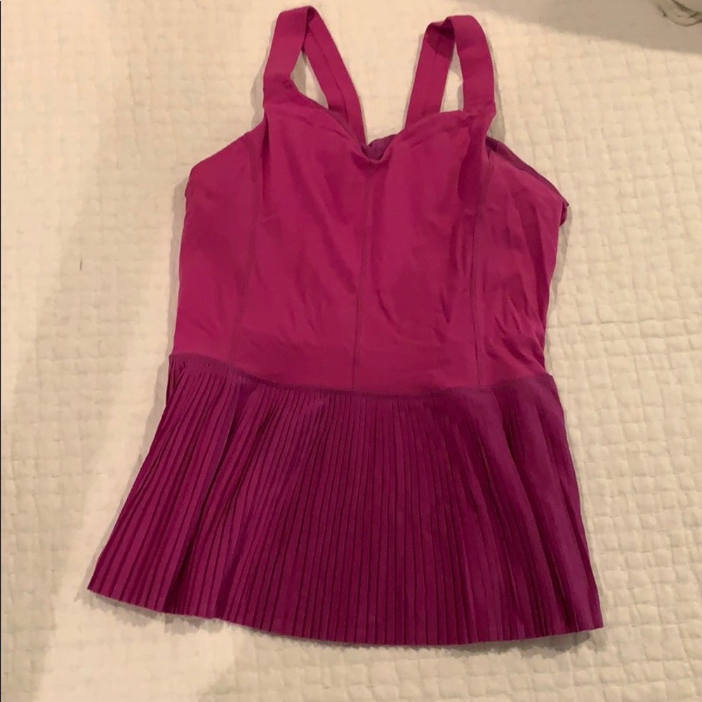 Lululemon top with built in bra